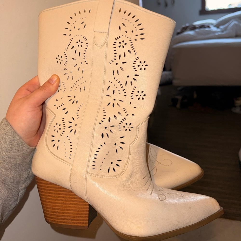 Women's Cream Perforated Western Boot